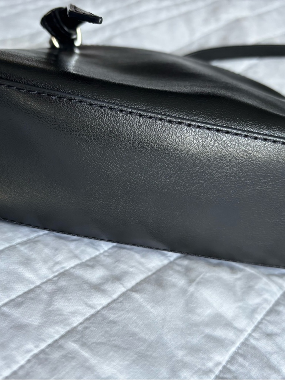 Banana Republic leather bag. - Picture 10 of 12